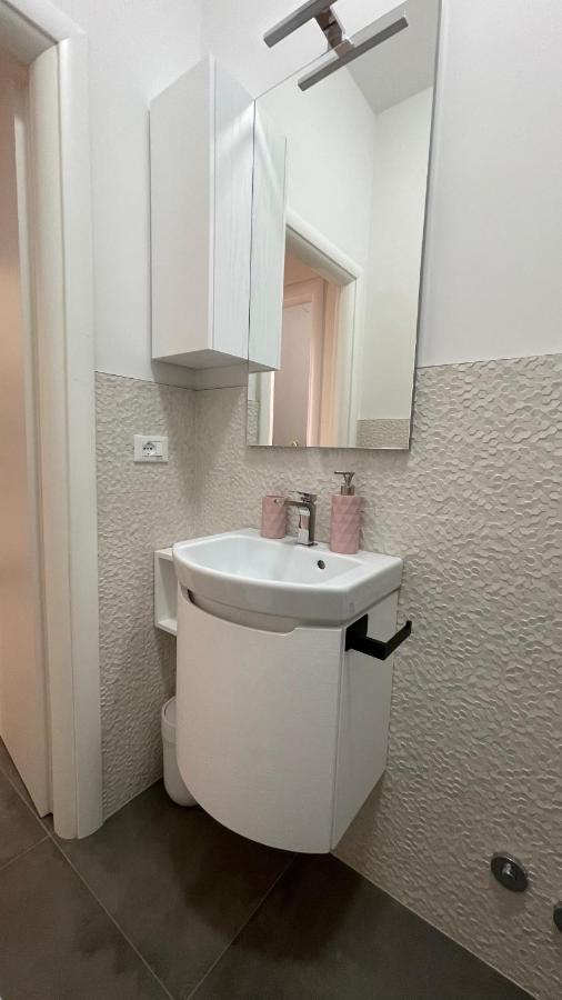 Guest House Kinga Cavour ฟลอเรนซ์ ภายนอก รูปภาพ